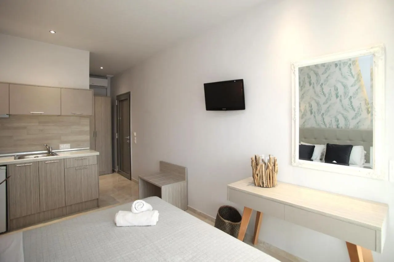 L G E Luxery Apartments Pefkochori