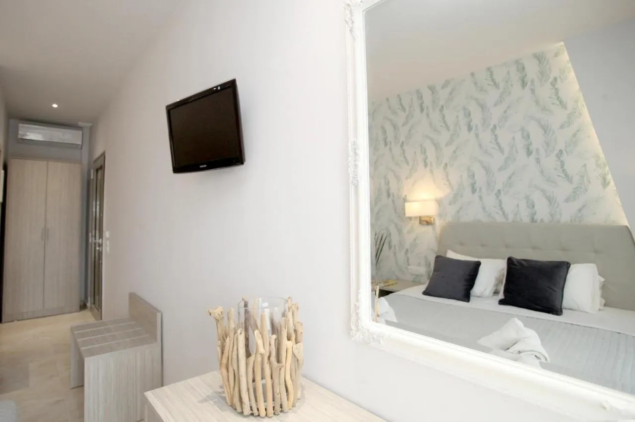 L G E Luxery Apartments Pefkochori