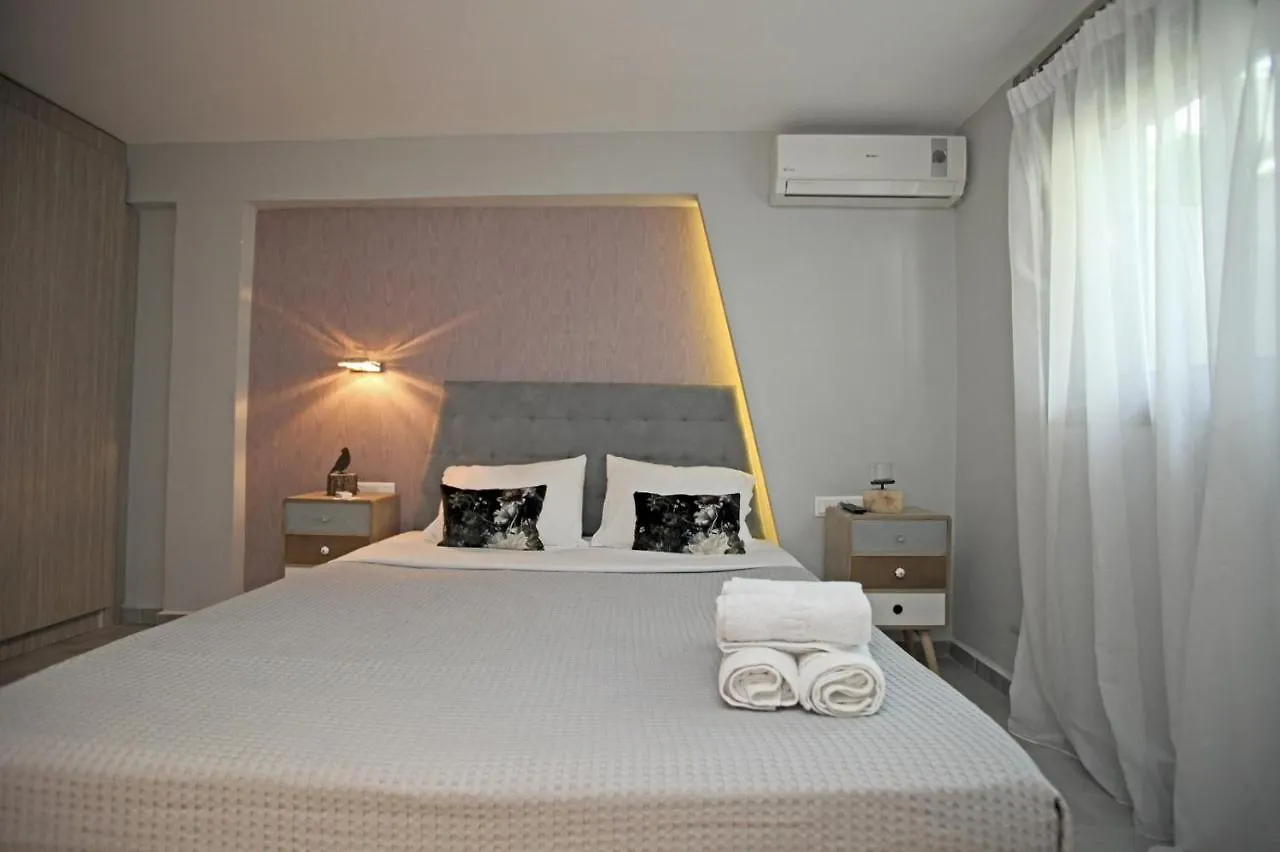 L G E Luxery Apartments Pefkochori