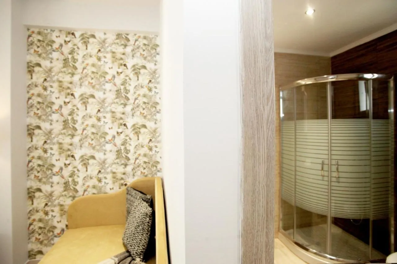 L G E Luxery Apartments Pefkochori Griechenland