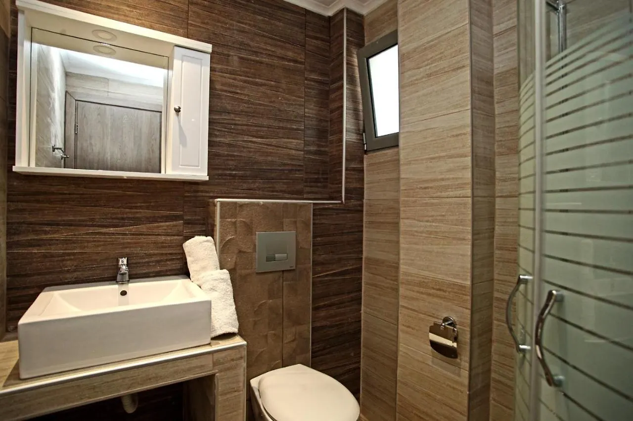 L G E Luxery Apartments Pefkochori
