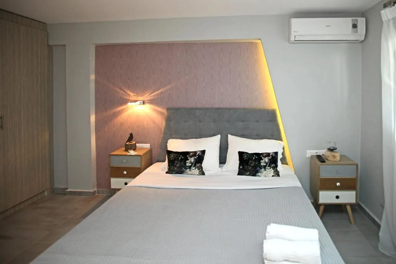 L G E Luxery Apartments Pefkochori