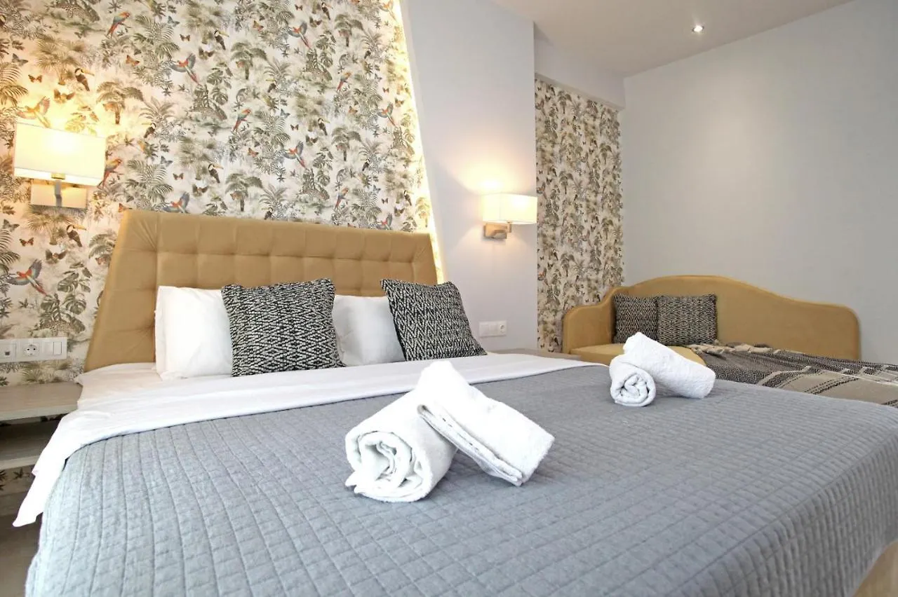 L G E Luxery Apartments Pefkochori 0*,