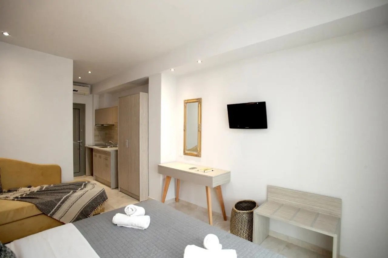 L G E Luxery Apartments Pefkochori