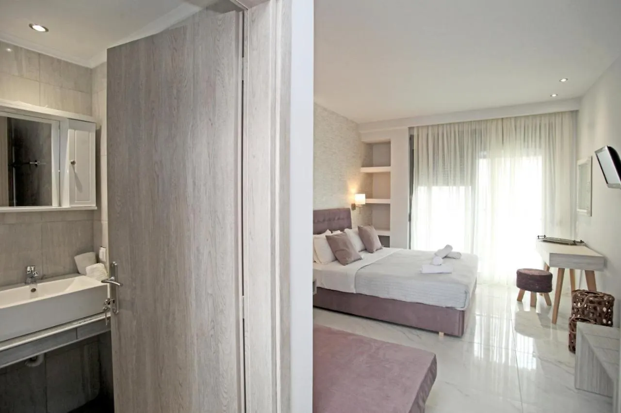 L G E Luxery Apartments Pefkochori