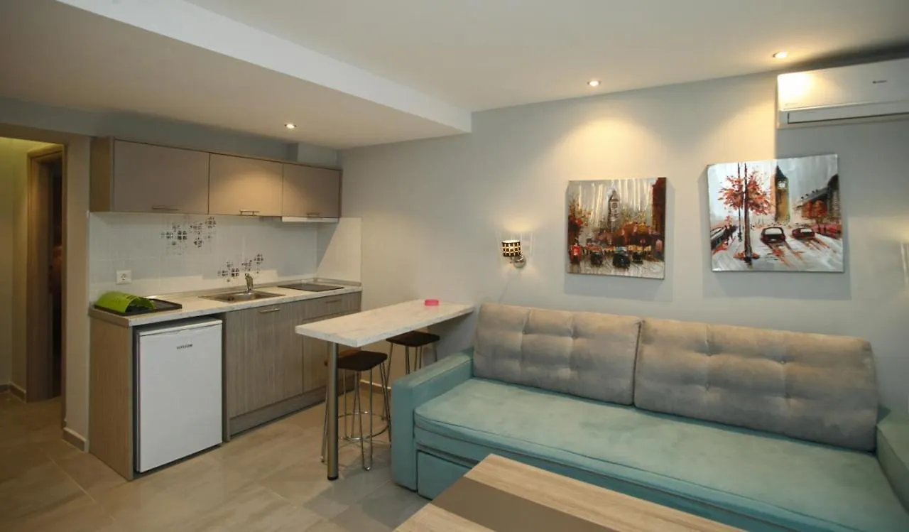 L G E Luxery Apartments Pefkochori 0*,